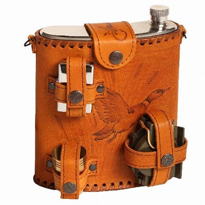 Фляга металлическая Альбатрос с стопками, зажигалкой, компасом 1.0л